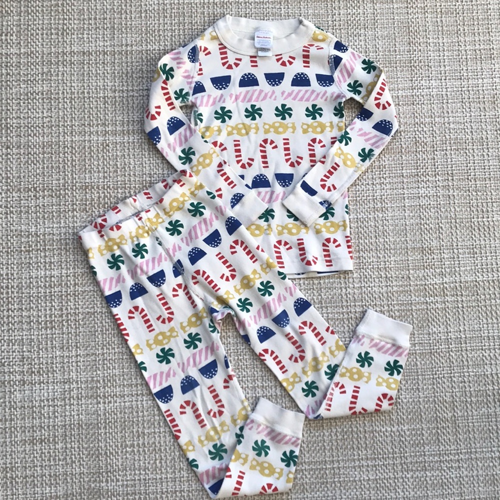Hanna Andersson Organic Pajamas (size 110)